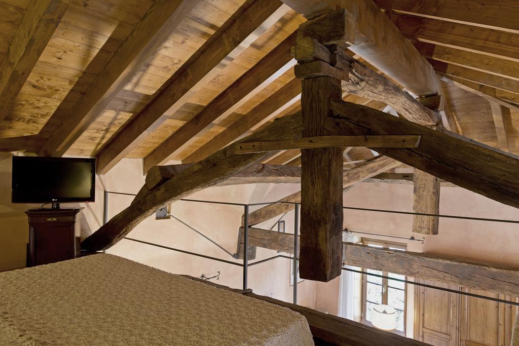 Hotel Dei Mai Intees Azzate